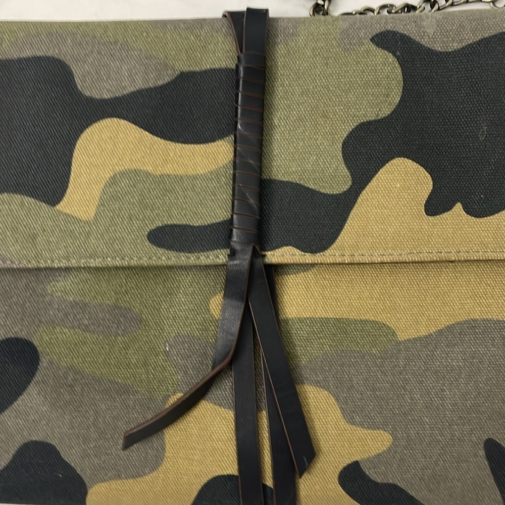 Stella & Dot camo crossbody canvas bag clutch metal chain - Picture 5 of 8